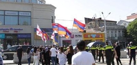 Թբիլիսիում խոչընդոտել են հայերի բողոքի ակցիան. Թույլ չեն տվել գնալ Ադրբեջանի դեսպանություն