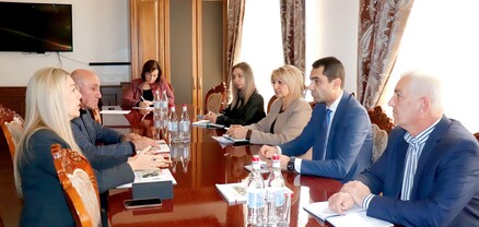 Գեղարքունիքի մարզպետը Հայկական Կարմիր խաչի գործադիր տնօրենին է ներկայացրել հրետակոծված բնակավայերում խնդիրները