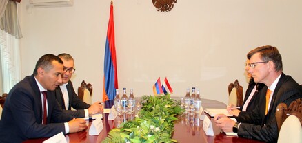 Սյունիքի մարզպետը Նիդերլանդների դեսպանին ներկայացրել է սեպտեմբերյան պատերազմի օրերին մարզում ստեղծված իրավիճակը