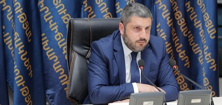 Տեսչական մարմնի ղեկավարը նիստին եկել է 40 րոպե ուշ. նախարարն անգամ նրան չէր ճանաչում. Ժողովուրդ