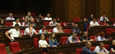 «Պատիվ ունեմ»-ի՝ ԱԺ վերադառնալու որոշումը կայացրել է Սերժ Սարգսյանը.Հրապարակ