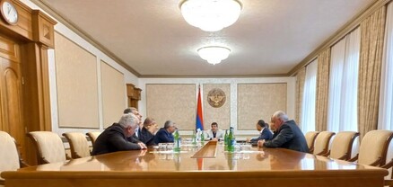 Նախագահ Հարությունյանը հանդիպել է ԱՀ Ազգային ժողովում ներկայացված քաղաքական ուժերի ներկայացուցիչների հետ