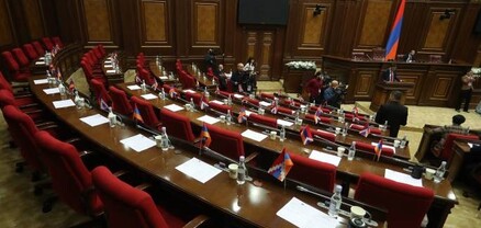 Ընդդիմության վերադարձը ԱԺ նախագահի դեմքին անթաքույց ուրախություն էր դրոշմել․ Հրապարակ