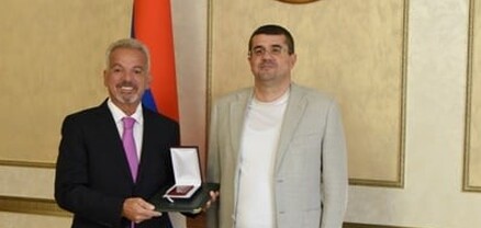 ԱՀ նախագահը Վարդան Նազերյանին պարգևատրել է «Վաչագան Բարեպաշտ» մեդալով