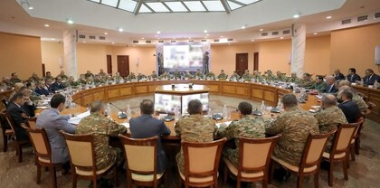 Խորհրդակցություն ՊՆ-ում՝ Սուրեն Պապիկյանի գլխավորությամբ