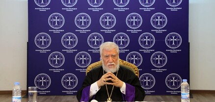 Արամ Ա կաթողիկոսը  մեկնել է Կահիրե