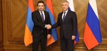 Հայաստանն անվտանգության մասով երկարաժամկետ լուծումների ժամանակ չունի. Ալեն Սիմոնյանը՝ Վյաչեսլավ Վոլոդինին