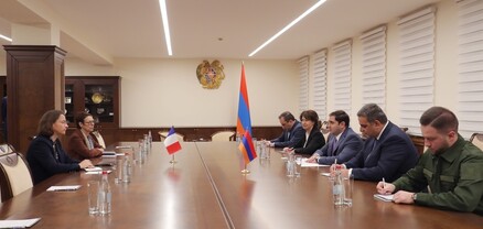 Պապիկյանն ու Իզաբել Դյումոնը քննարկել են պաշտպանական ոլորտում հայ-ֆրանսիական համագործակցությանն առնչվող հարցեր