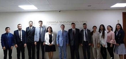 Դավիթ Ֆերնանդես Պույանան Դիվանագիտական դպրոցում ներկայացրել է Խաղաղության համալսարանի ստեղծման պատմությունը