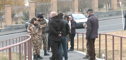 Ազատամարտիկները հրատապ խնդիրների լուծում են պահանջում. բողոքի ակցիա ՊՆ շենքի մոտ. ՈւՂԻՂ