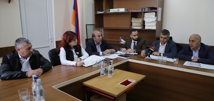 Շիրակի մարզպետը արտագնա աշխատանքային խորհրդակցություն է անցկացրել Աշոցքի համայնքապետարանում