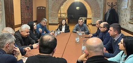 «Պատիվ ունեմ» խմբակցության պատգամավորները ԱՀ խորհրդարանական ընդդիմության հետ քննարկել են Արցախի խնդիրները