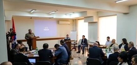 Ռուբեն Վարդանյանի նախաձեռնությամբ Ստեփանակերտում մեկնարկել է ղեկավարների մասնագիտական զարգացման երկօրյա ծրագիր