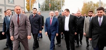 Վարչապետը Եղվարդում ներկա է գտնվել համակցված կերերի նոր գործարանի բացման արարողությանը