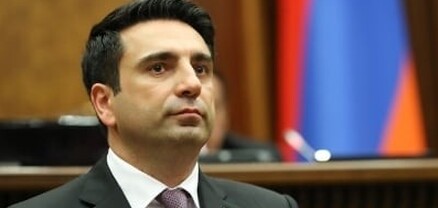 Ալեն Սիմոնյանի հայտարարությունն ընդդիմադիր 3 պատգամավորների հրաժարականի դիմումների մասին