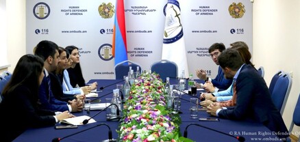 ՀՀ մարդու իրավունքների պաշտպան Քրիստիննե Գրիգորյանը նոյեմբերի 14-ին ընդունել է ԵԱՀԿ ԽՎ երիտասարդ պատվիրակներին