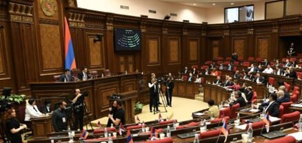 Ազգային ժողովը երեք նոր ընդդիմադիր պատգամավոր ունի. նրանք երդմամբ ստանձնեցին մանդատը