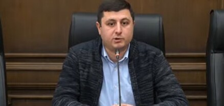 Երբ դու ԶՈՒ-ում ծառայությունը որպես աշխատանք ես դիտարկում, դու այդ պայմաններում պրոֆեսիոնալ բանակ ստեղծելու որևէ շանս պարզապես չունես․ Տիգրան Աբրահամյան