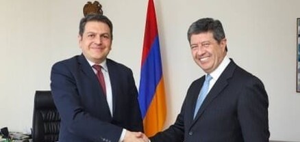 Էկվադորի նոր դեսպանն իր հավատարմագրերի պատճենն է հանձնել ՀՀ ԱԳ փոխնախարարին