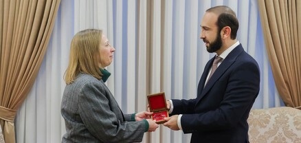Արարատ Միրզոյանը ԱԳՆ պատվո մեդալով է պարգևատրել ՀՀ-ում դիվանագիտական առաքելությունն ավարտող ԱՄՆ դեսպանին