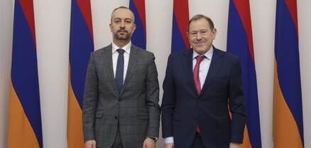 Էդուարդ Աղաջանյանը հանդիպել է Հայաստանում Ալժիրի նորանշանակ դեսպանի հետ