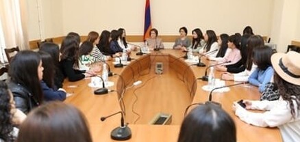 «Կարևոր է հասնել խաղաղության»․ ՔՊ-ական պատգամավորն ընդունել է աշակերտների և ուսուցիչների