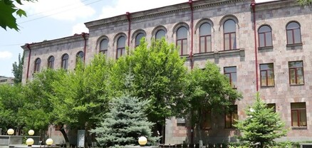 «Արաբկիր» ԲԿ-ի վերակենդանացման բաժնի թիմը ռեանիմոբիլով «Մուրացան» ԲԿ է տեղափոխում արցախցի փոքրիկին