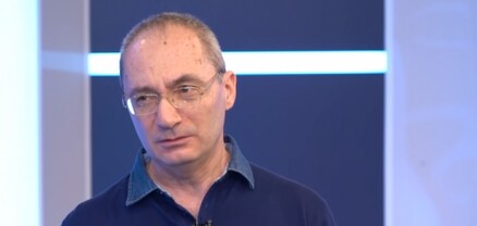 Դրսերին ուղղված դիմումներն ու աղերսանքները հիվանդագին երևույթ են՝ քաղաքական մազոխիզմ․ Արմեն Այվազյան