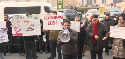 Բացե՛ք Ձեր հովանավորյալ ադրբեջանցիների հետ Արցախի ճանապարհը․ Նաիրի Հոխիկյան