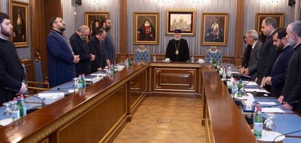 Մայր Աթոռում քննարկել են Արցախի շրջափակման պայմաններում Եկեղեցու իրականացրած աշխատանքները և առաջիկա անելիքները