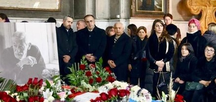Դագաղների մոտ նկարվելու բարի ավանդույթը շարունակվում է. հայոց փոխնախարարը և վրաց դերասանը
