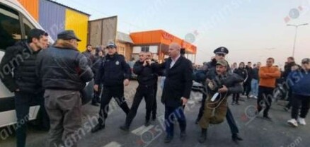 Լարված իրավիճակ է նախկին ՊՆ-ի դիմաց, ժամանել են մեծ թվով ոստիկանական ուժեր, կան բերման ենթարկվածներ․ shamshyan.com