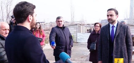 Տիգրան Ավինյանը կենդանասերների հետ քննարկել է թափառող շների հետ կապված խնդիրները
