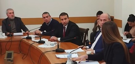«Բամբասկոտ կնոջ նման անունս եք տալիս», «Բամբասկոտ կինը ձեր ամուսինն ա». ԱԺ-ում կրքերը թեժ էին