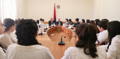 Հովիկ Աղազարյանն ու Հակոբ Ասլանյանը աշակերտներին բացատրել են, թե ինչ է Ազգային ժողովը