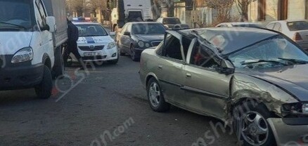 Սևանում բախվել են Opel-ն ու բեռնատար «ԳԱԶել»-ը․ հայրը և նրա 10-ամյա որդին տեղափոխվել են հիվանդանոց