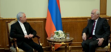 Վահագն Խաչատուրյանն ընդունել է Իրանի դեսպան Աբաս Բադախշան Զոհուրիին