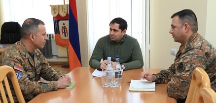 Սուրեն Պապիկյանն այցելել է ԶՈւ խաղաղապահ բրիգադ, զրուցել սպայակազմի հետ