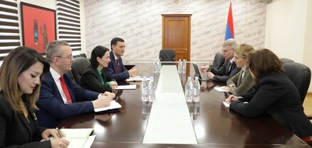 Ժաննա Անդրեասյանը հանդիպել է ՀԲ հայաստանյան գրասենյակի տնօրենի հետ