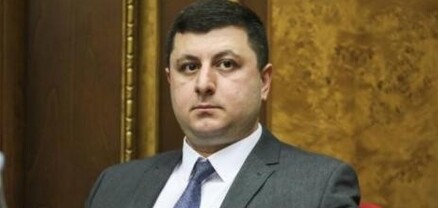 Ոստիկանության «մուսկուլավորները» Եռաբլուրում հերոսների ծնողներին բռնության ենթարկելու համար են