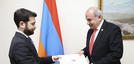 Վրաստանի նորանշանակ դեսպանն իր հավատարմագրերի պատճենն է հանձնել ՀՀ ԱԳ նախարարի տեղակալին