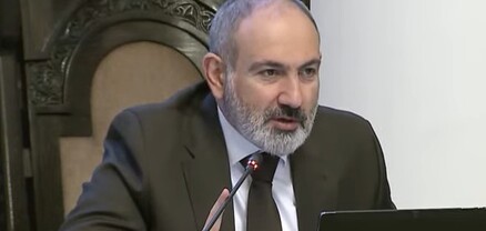 Մի քաղաքացի առաջարկում էր Երևանում դնել «հուսահատության գազելի» ու «նիվայի» հուշարձաններ. Փաշինյան