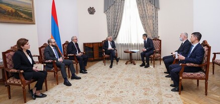 Փոխվարչապետ Մհեր Գրիգորյանն ընդունել է Ղազախստանի դեսպանին