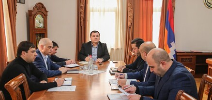 Արցախի պետնախարարը պատասխանատուների հետ քննարկել է անասնաբուծության ոլորտում առաջ եկած խնդիրները