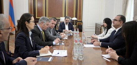 Փոխվարչապետ Տիգրան Խաչատրյանը աշխատանքային քննարկում է ունեցել ԱԶԲ պատվիրակության հետ