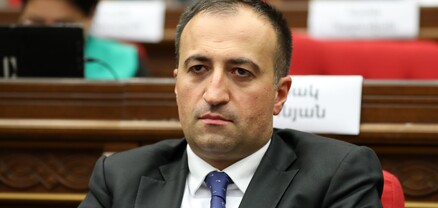 Կորոնայից ինչ կա, կորոնայից․ Թորոսյանի երկու գրառումները՝ ասես ոչինչ էլ չի եղել