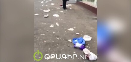 Քամին Երևանի փողոցներում սփռել է աղբը