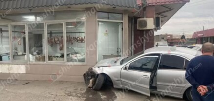 Բախվել են Нива-ն ու Mercedes-ը. անչափահաս քույր ու եղբայր տեղափոխվել են հիվանդանոց․ shamshyan.com