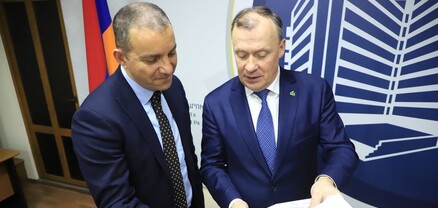 Վահան Քերոբյանն ընդունել է Եկատերինբուրգի քաղաքապետ Ալեքսեյ Օրլովի գլխավորած պատվիրակությանը