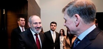Փաշինյանն աշխատանքային նախաճաշ է ունեցել Բունդեսթագի Գերմանիա-Հարավային Կովկաս բարեկամության խմբի անդամների հետ